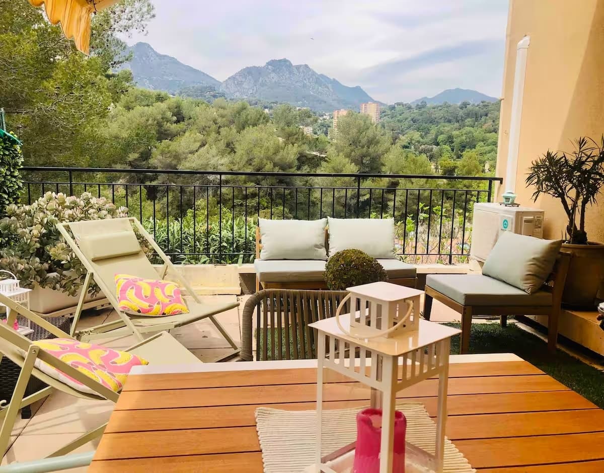 Charmant studio avec terrasse